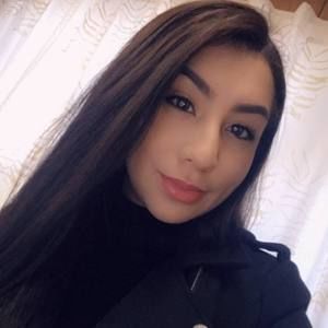 Meet your Posher, Noemi